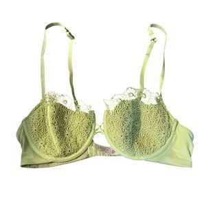 VICTORIAS SECRET Very Sexy Floral Lace Push Up Bra Without Padding Size 36B